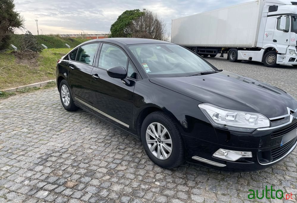 2011' Citroen C5 photo #3