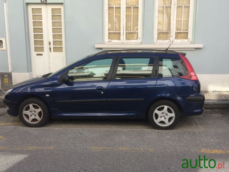 2005' Peugeot 206 Sw photo #2