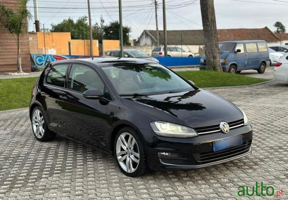 2012' Volkswagen Golf photo #2