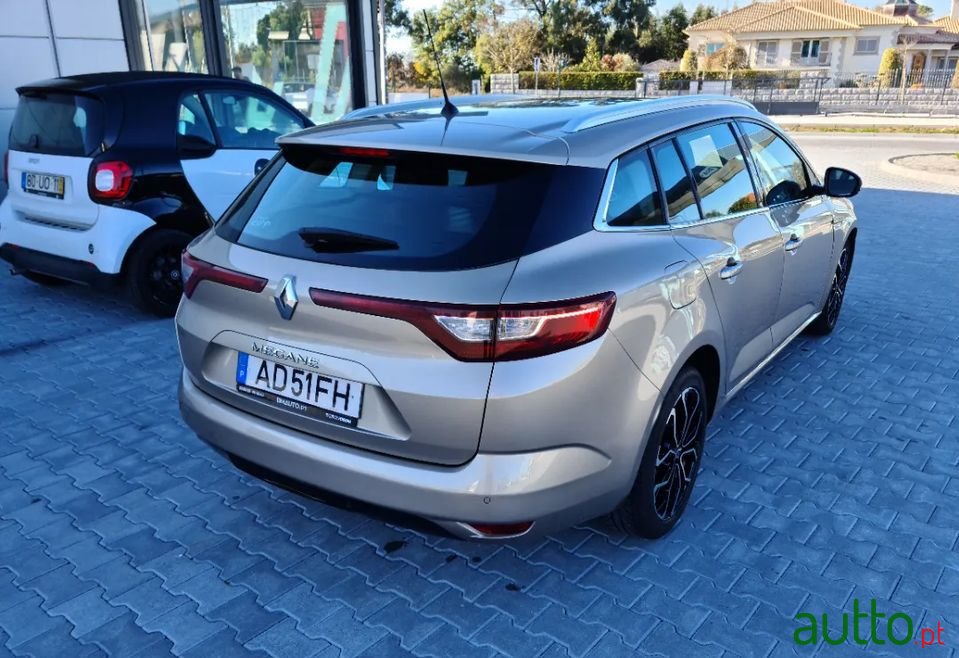 2017' Renault Megane Sport Tourer photo #4