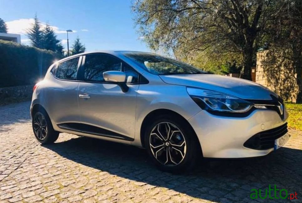 2016' Renault Clio photo #2