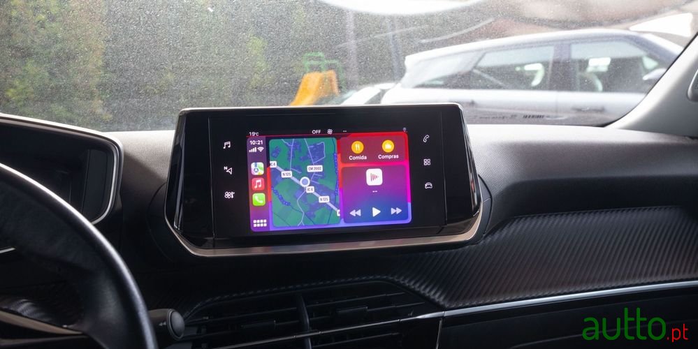 2021' Peugeot 2008 photo #6