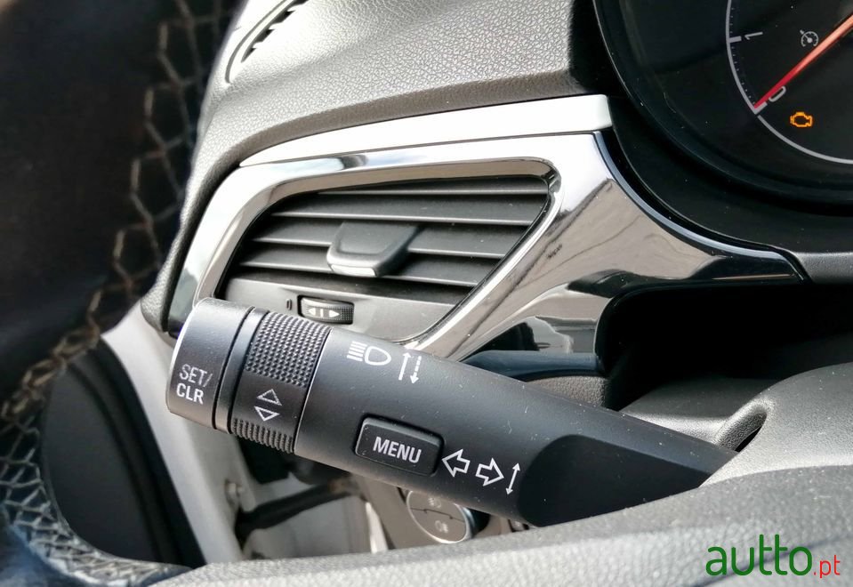 2015' Opel Corsa photo #6