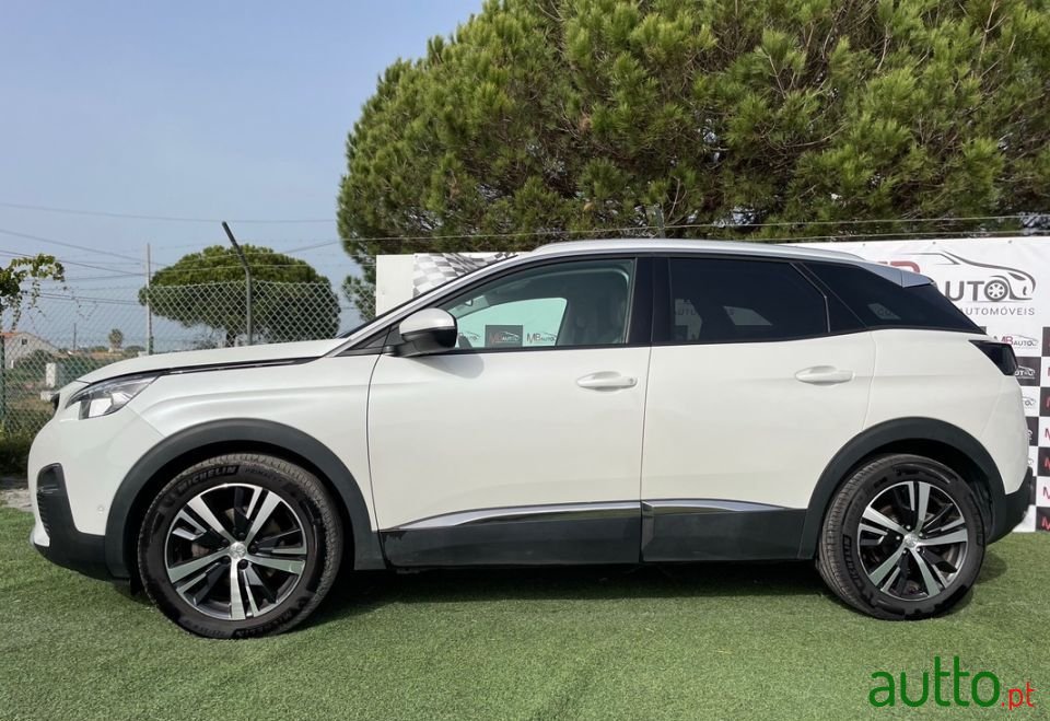 2019' Peugeot 3008 photo #2