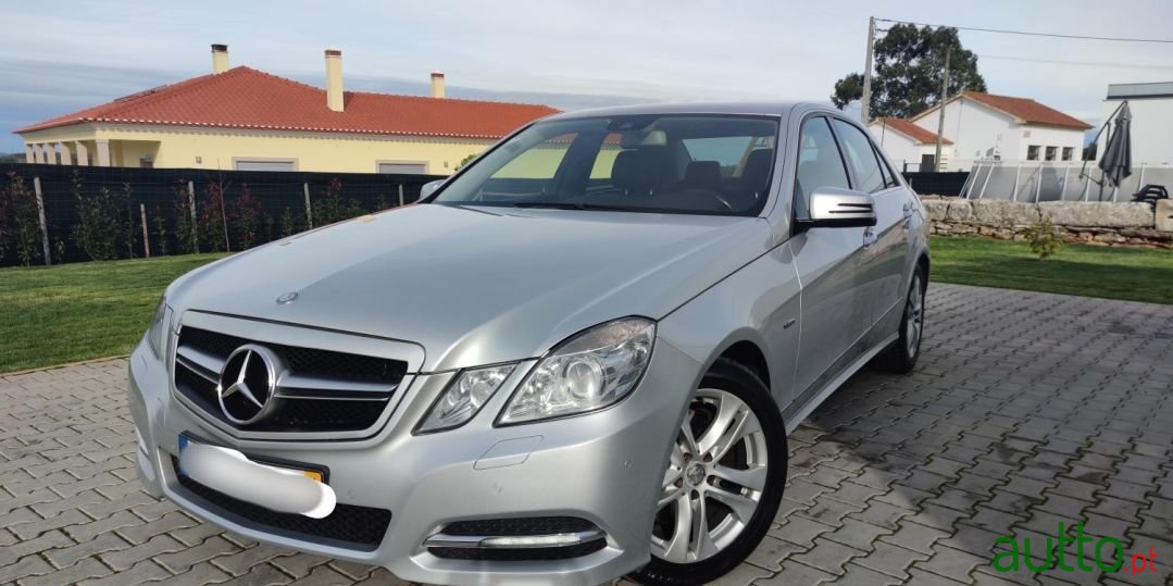 2011' Mercedes-Benz E-250 photo #2