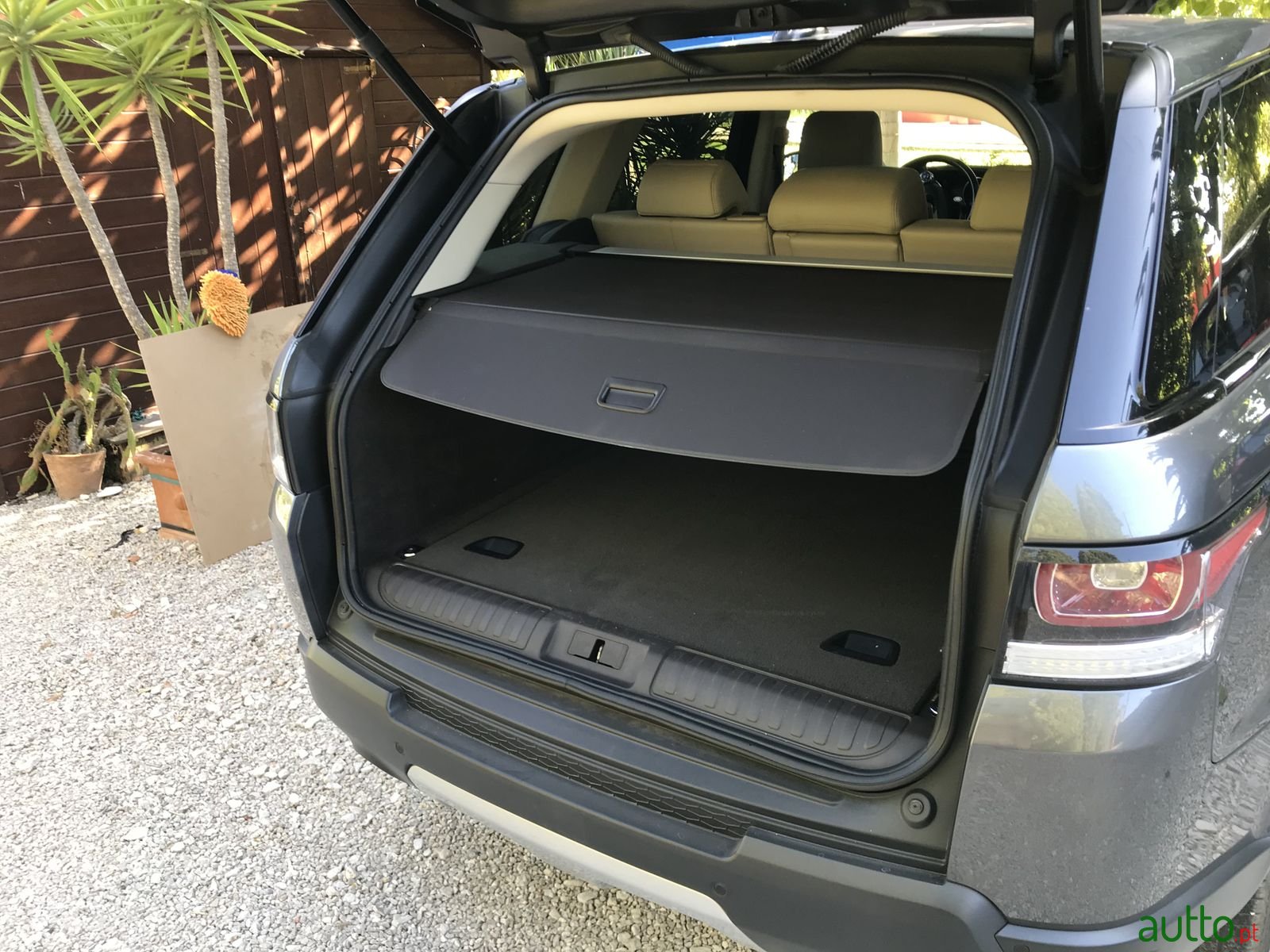 2017' Land Rover Range Rover Sport photo #5