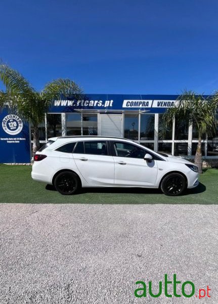 2018' Opel Astra Sports Tourer photo #3