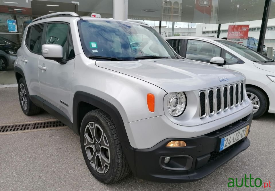 2018' Jeep Renegade photo #4