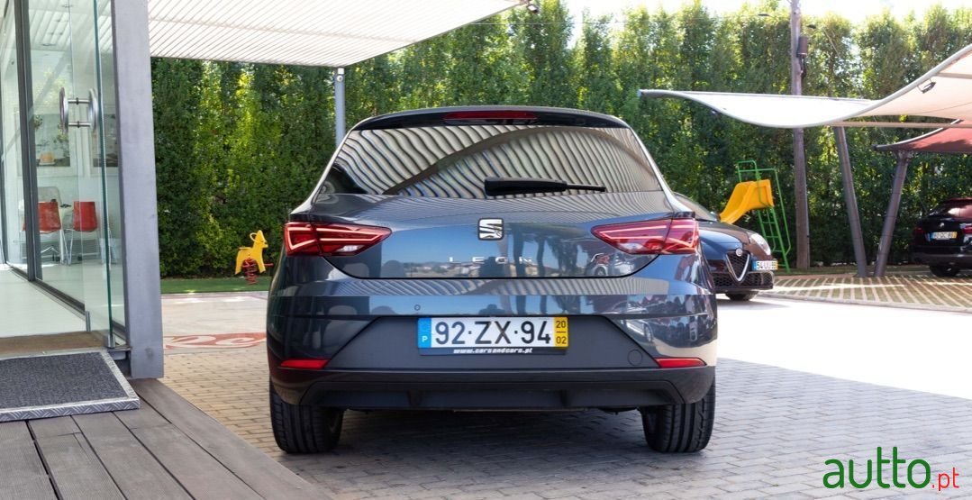2020' SEAT Leon photo #4
