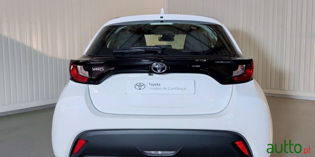 2021' Toyota Yaris photo #4