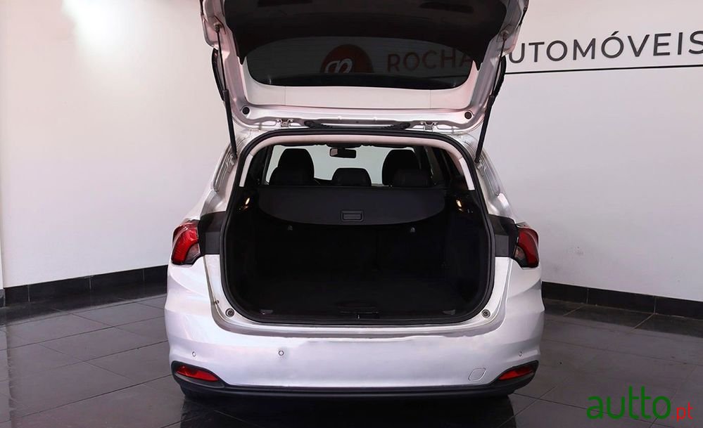 2018' Fiat Tipo Station Wagon photo #5