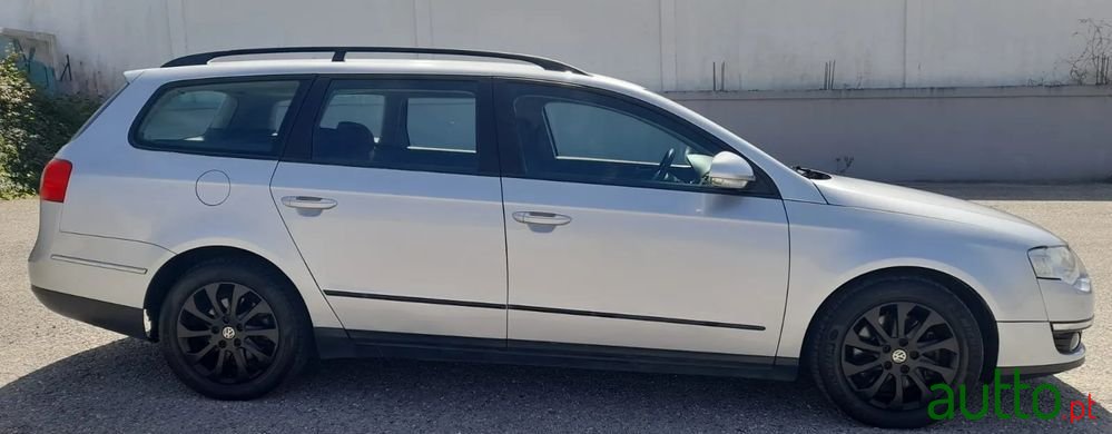 2009' Volkswagen Passat Variant photo #3