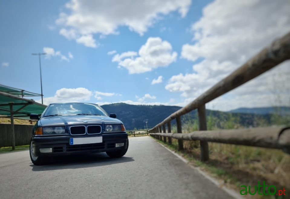 1991' BMW 316 photo #2