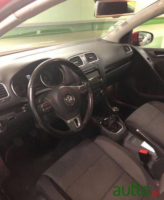 2009' Volkswagen Golf photo #3