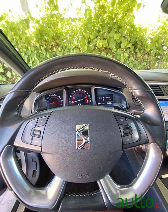 2012' Citroen DS5 photo #4