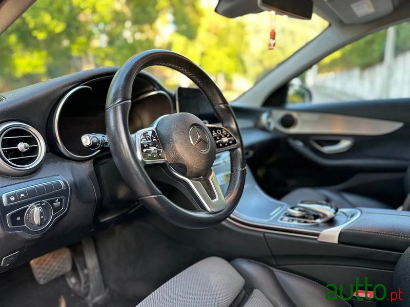 2020' Mercedes-Benz Classe C photo #6