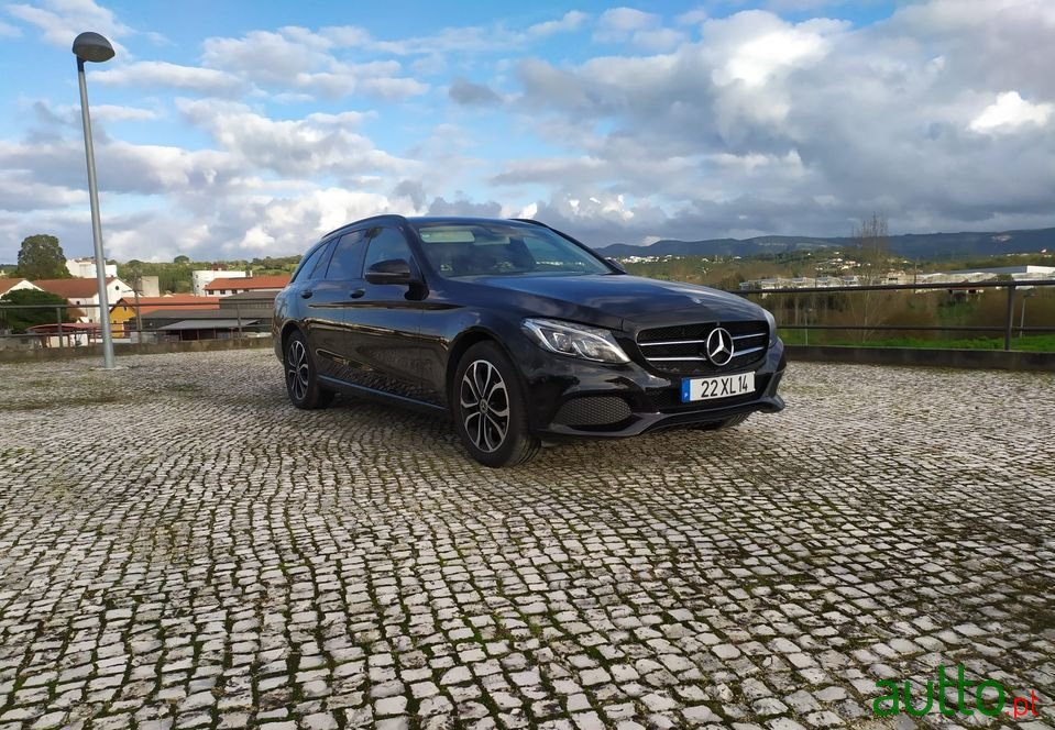 2017' Mercedes-Benz C-220 photo #2