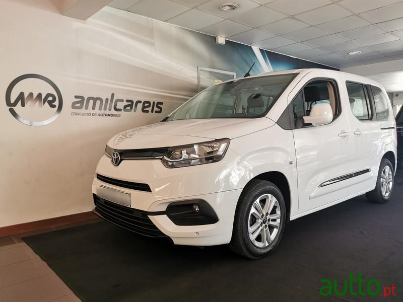 2021' Toyota ProAce City Verso photo #1