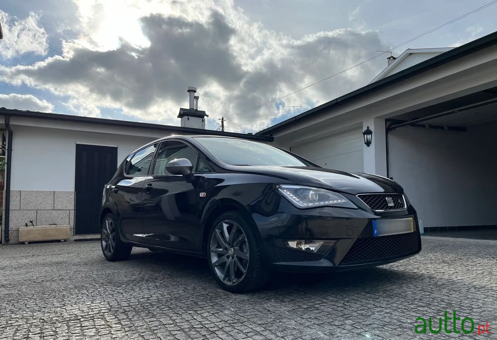 2013' SEAT Ibiza photo #2