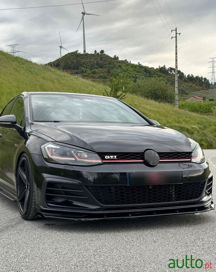 2017' Volkswagen Golf photo #6