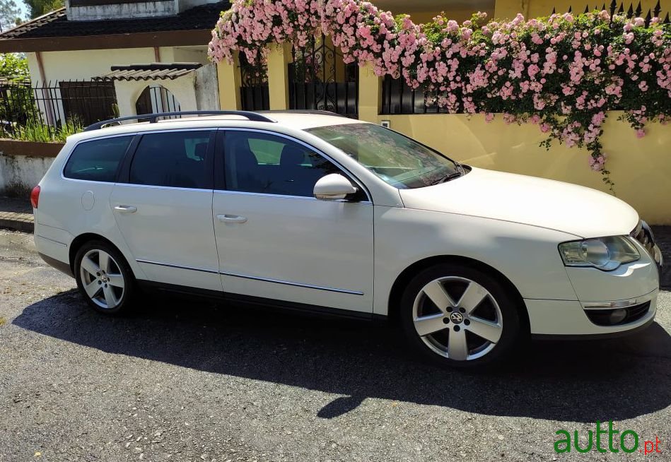 2008' Volkswagen Passat Variant photo #4