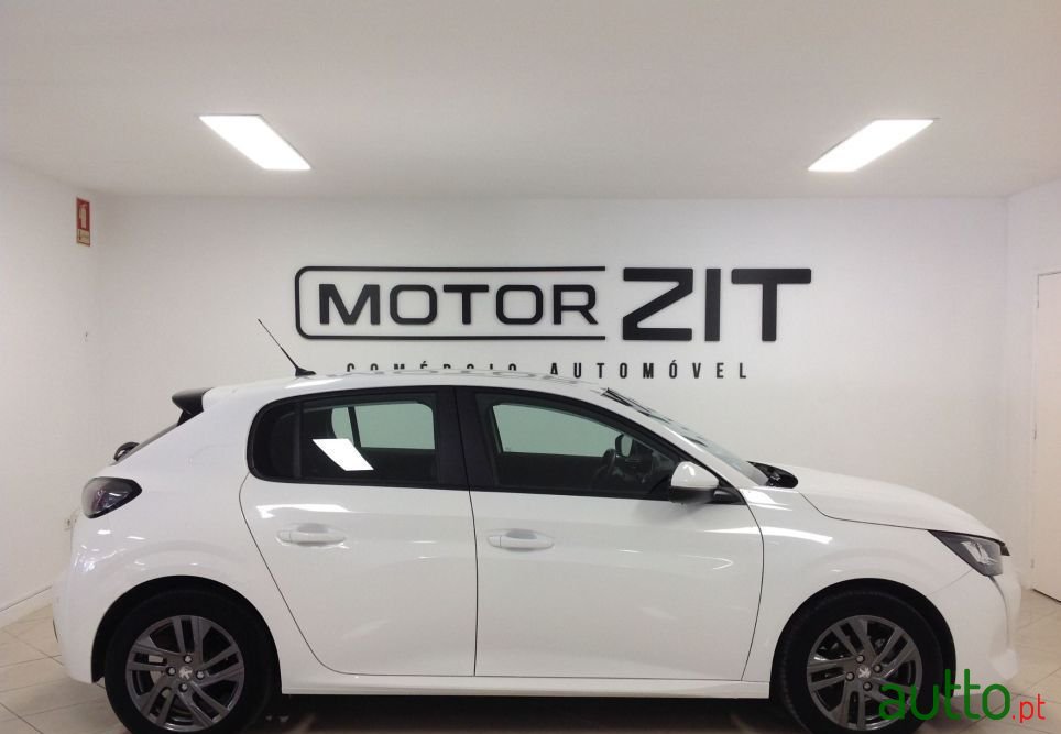 2021' Peugeot 208 photo #6