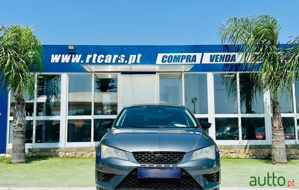 2013' SEAT Leon photo #2