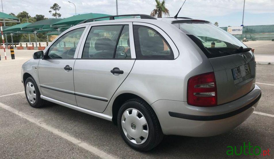 2001' Skoda Fabia Break photo #4