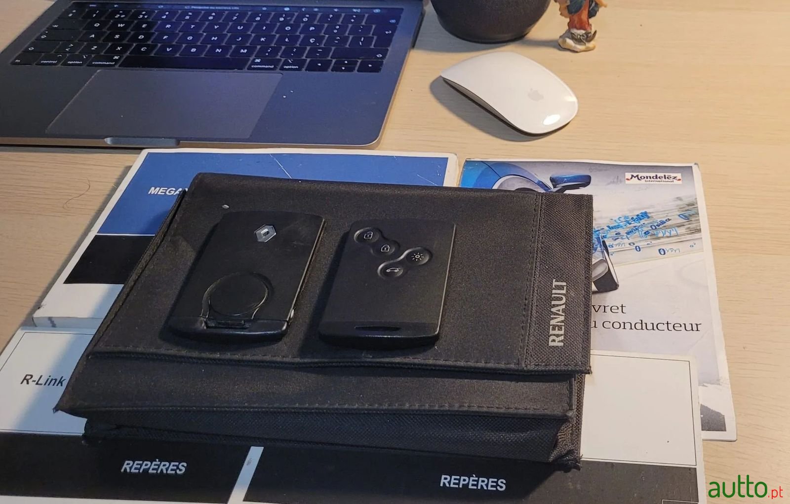 2015' Renault Megane Sport Tourer photo #2