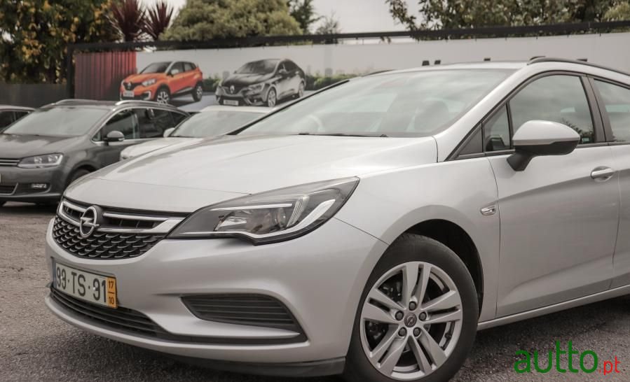 2017' Opel Astra Sports Tourer photo #3