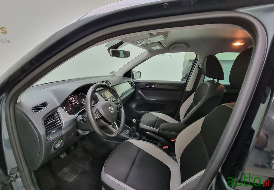 2017' Skoda Fabia photo #5