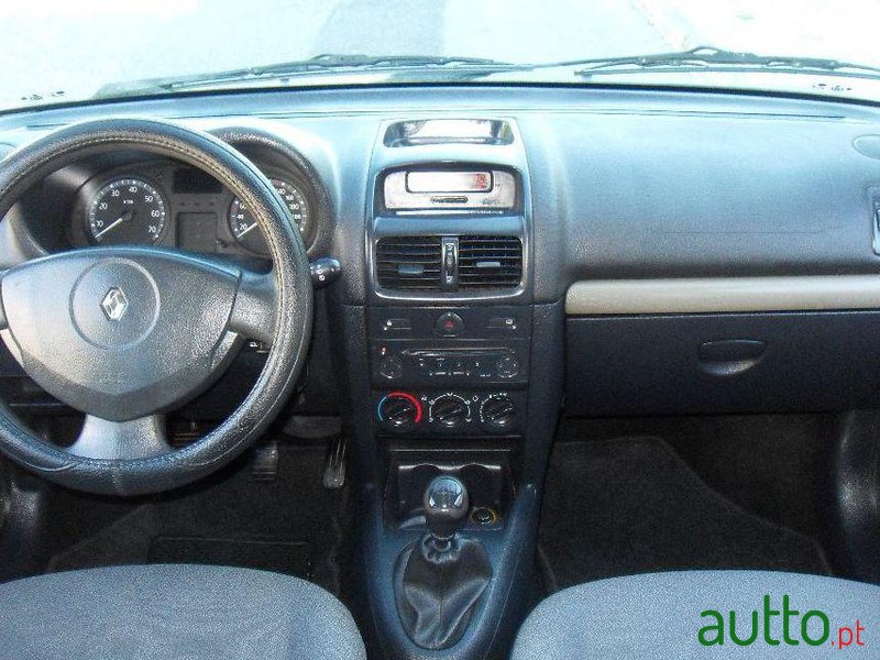 2004' Renault Clio Dci Dynamic- Ac  Abs photo #2