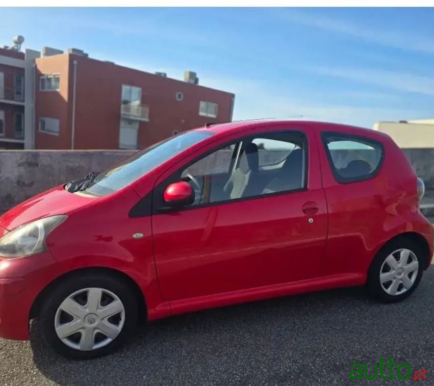 2009' Toyota Aygo Team photo #6