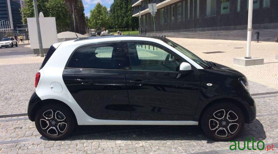 2017' Smart Forfour photo #1