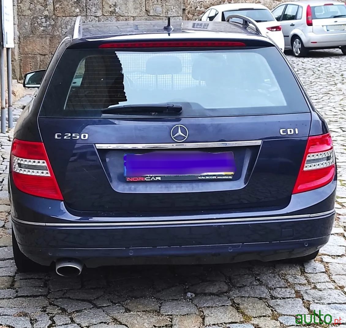 2010' Mercedes-Benz 250 photo #2