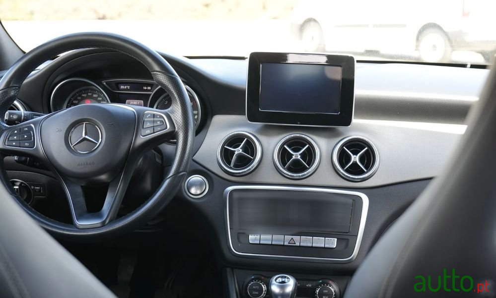 2017' Mercedes-Benz Classe Cla photo #2