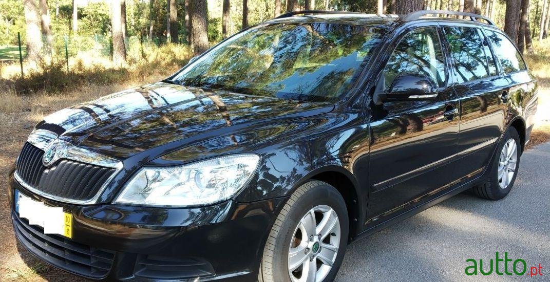 2010' Skoda Octavia Break photo #3
