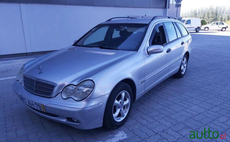 2002' Mercedes-Benz C-200 200 Cdi Elegance photo #2
