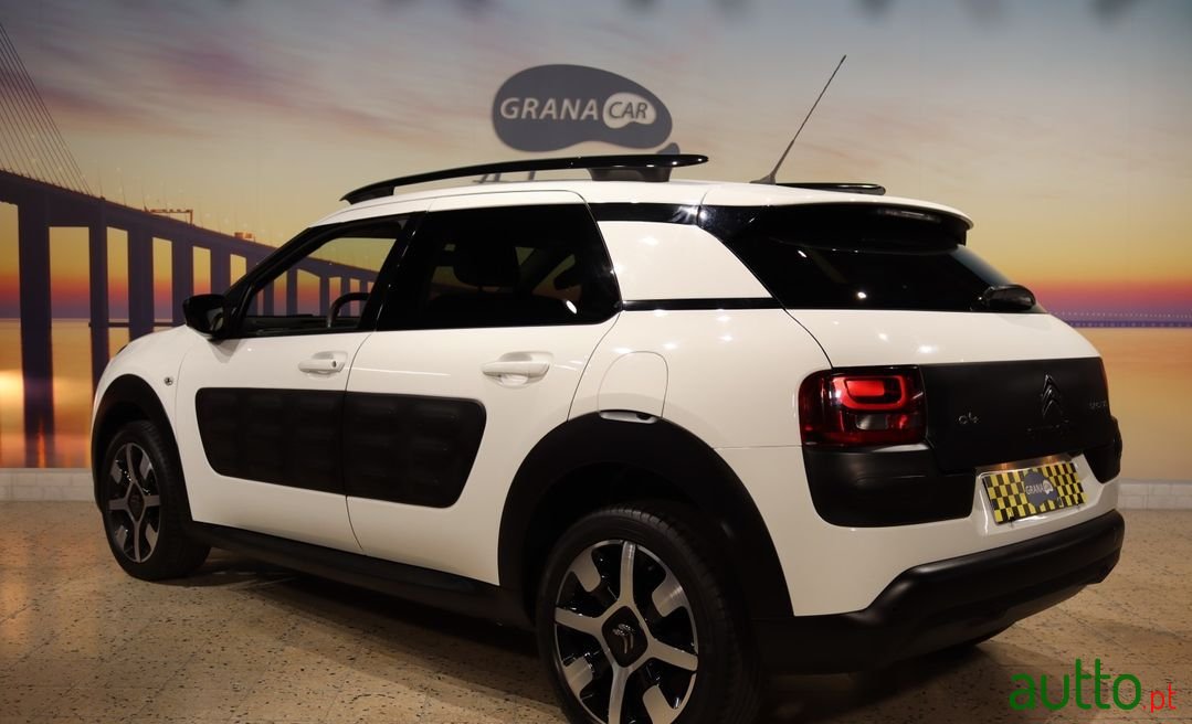 2015' Citroen C4 Cactus photo #2