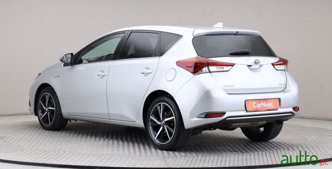 2018' Toyota Auris photo #3