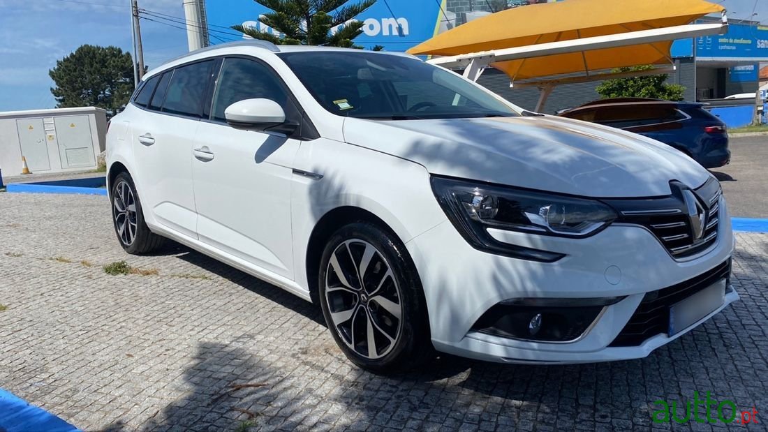 2019' Renault Megane Sport Tourer photo #5