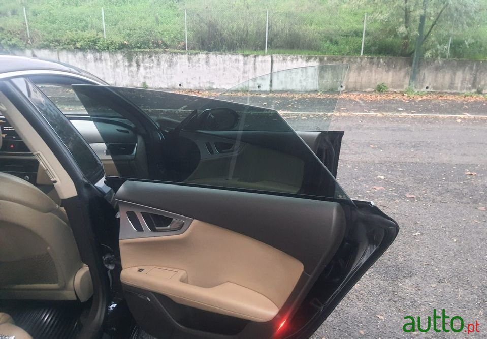 2010' Audi A7 photo #2