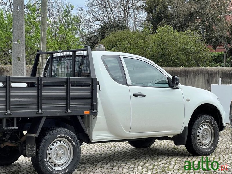 2015' Mitsubishi L200 photo #3