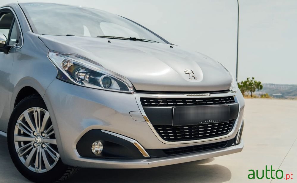 2019' Peugeot 208 1.5 Bluehdi Allure photo #3