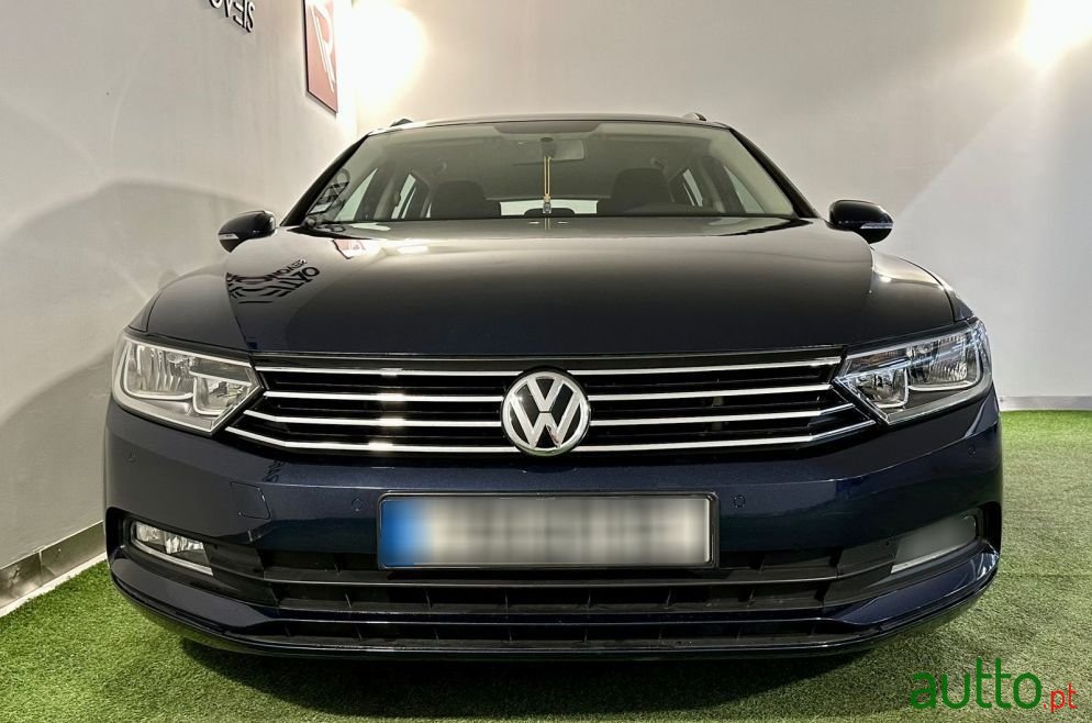 2015' Volkswagen Passat Variant photo #3