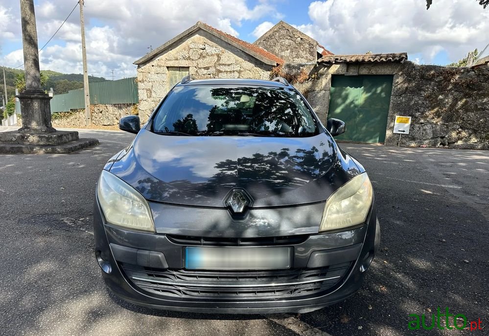 2010' Renault Mégane Sport Tourer photo #4