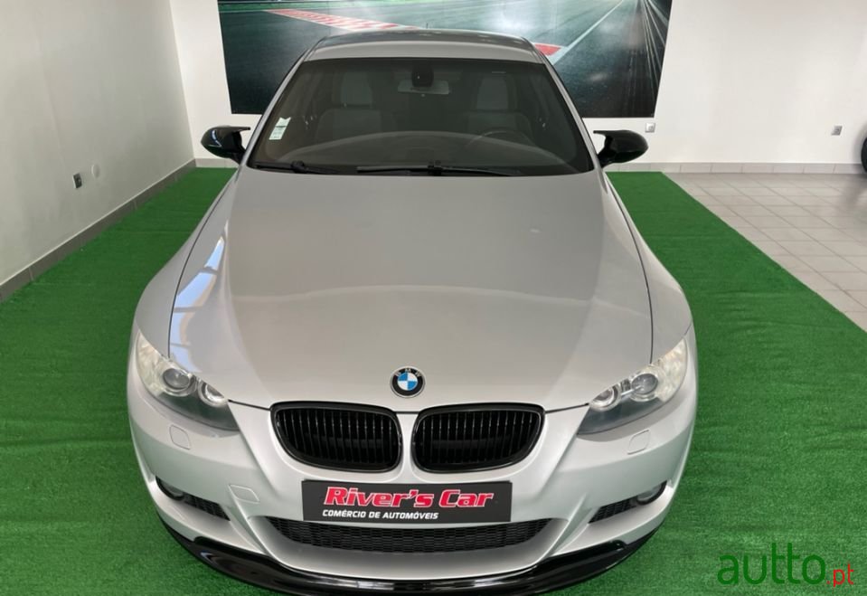 2008' BMW 320 photo #5