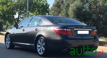 2008' Lexus Ls-600H photo #2