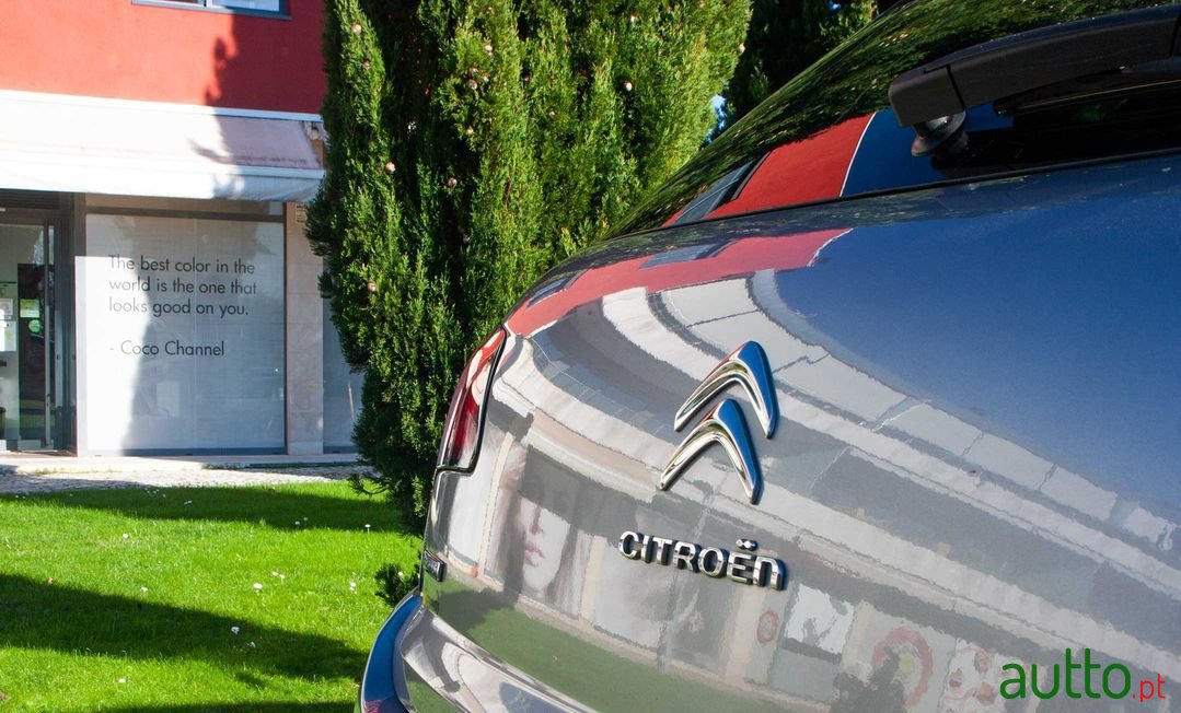 2016' Citroen C4 photo #4