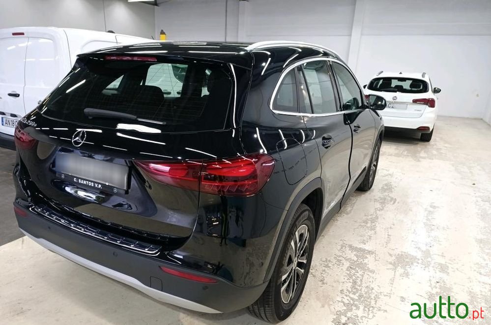 2024' Mercedes-Benz Classe Gla E photo #3